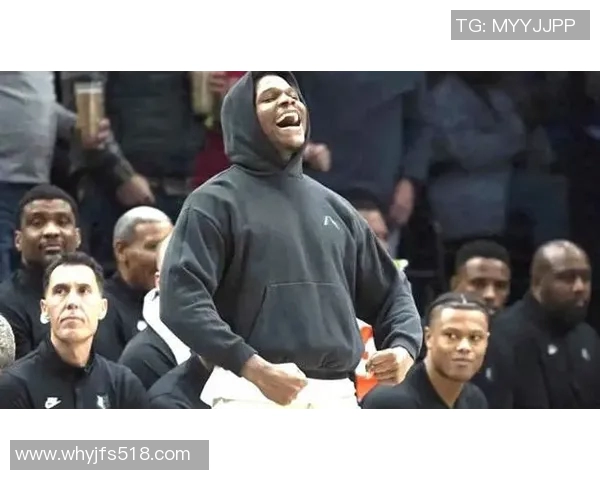 雄鹿与森林狼激战正酣NBA赛场精彩对决引发球迷热议